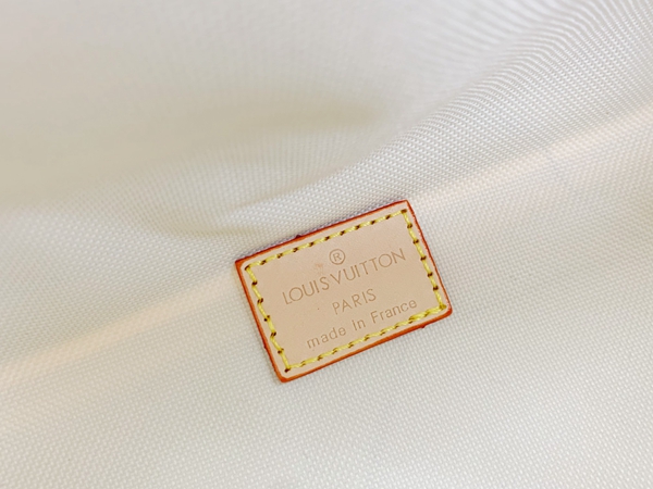 ルイヴィトンバッグ角部分ディテール